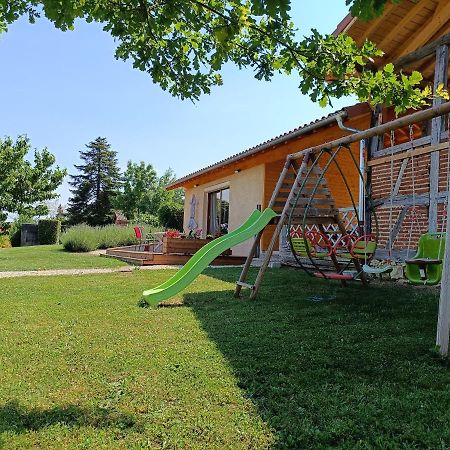 Studio Avec Terrasse Au Calme Jayat Exterior photo