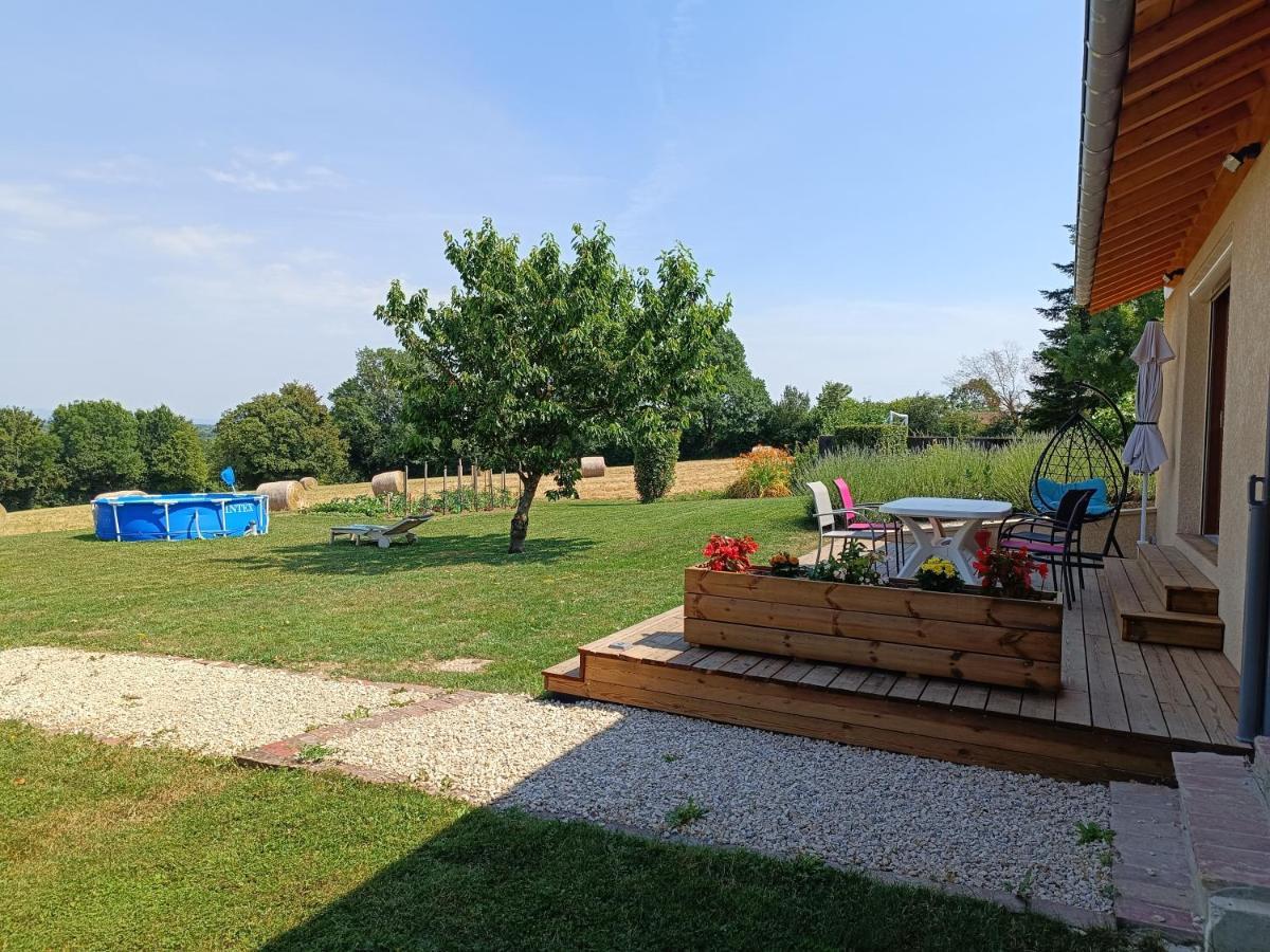 Studio Avec Terrasse Au Calme Jayat Exterior photo